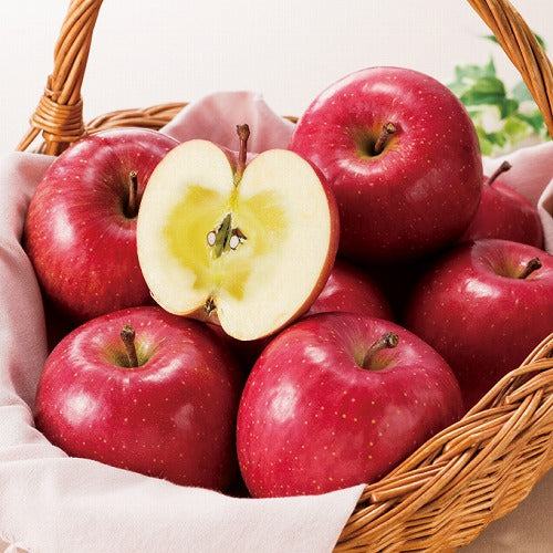 愛菜連の低農薬リンゴ（サンフジ）　１玉